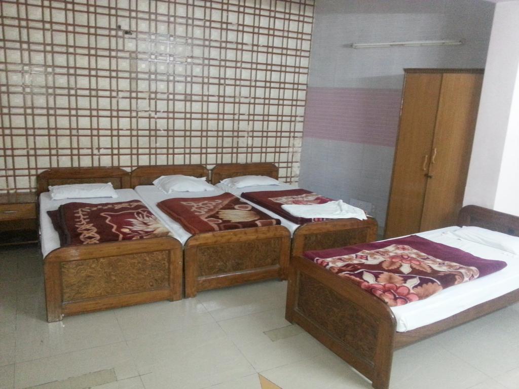 Hotel Royale Paradise Noida Værelse billede