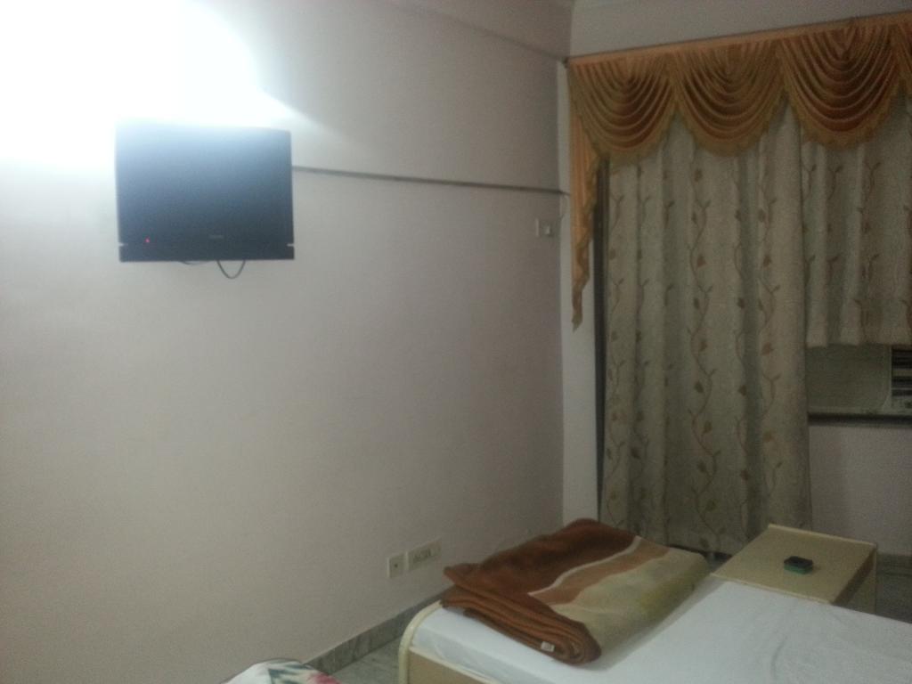 Hotel Royale Paradise Noida Værelse billede